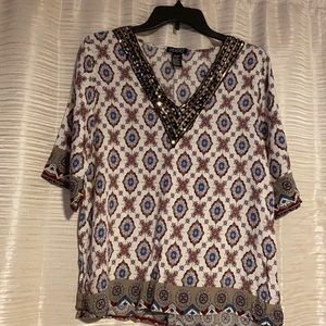 Indero Woman’s V-neck paisley Size S. Red, blue, cream, black with gold sequins